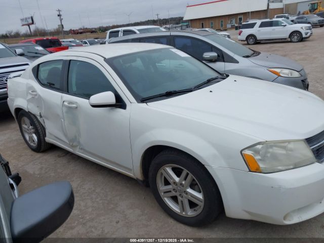 Dodge Avenger Image 14