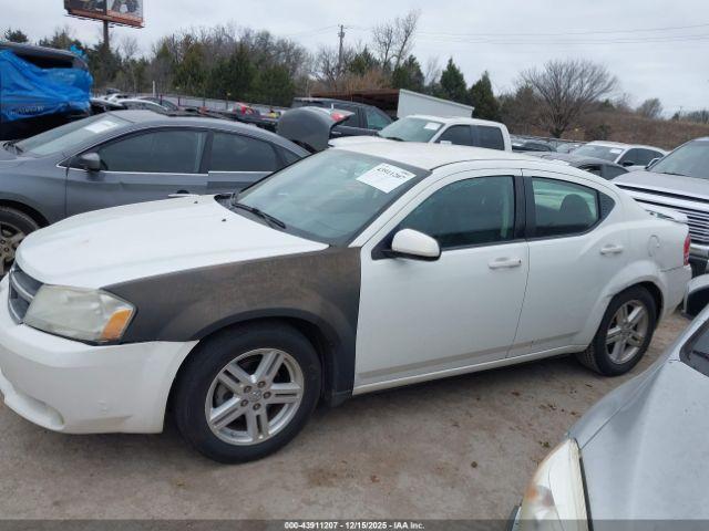 Dodge Avenger Image 15