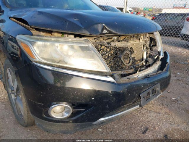 Nissan Pathfinder Platinum Image 2