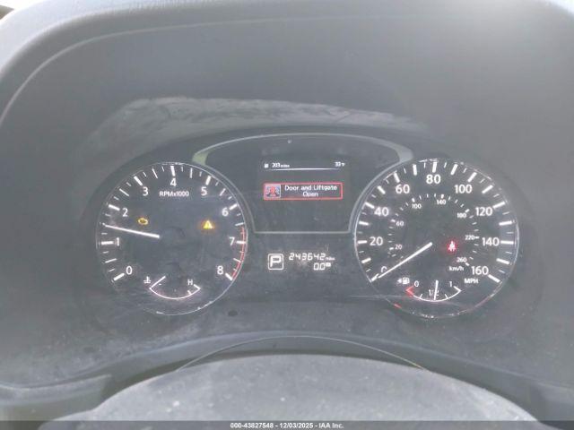 Nissan Pathfinder Platinum Image 8