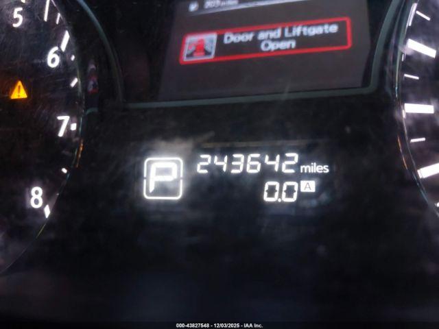 Nissan Pathfinder Platinum Image 14