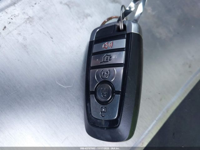 Ford Explorer Limited Image 12